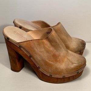 Bed Stu Distressed Wooden Heel Clogs Women 7.5 B